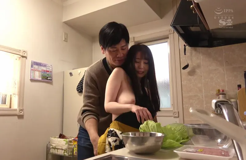 Nghi ngờ vợ yêu "đi ngoài", ông xã lén lắp camera và chứng kiến tất cả